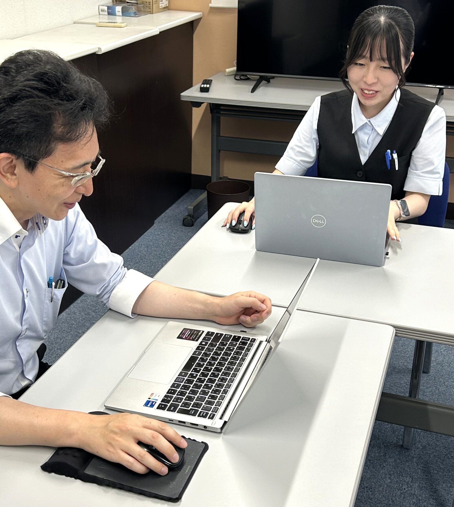 ５月に入社した本部事務の清水さんです